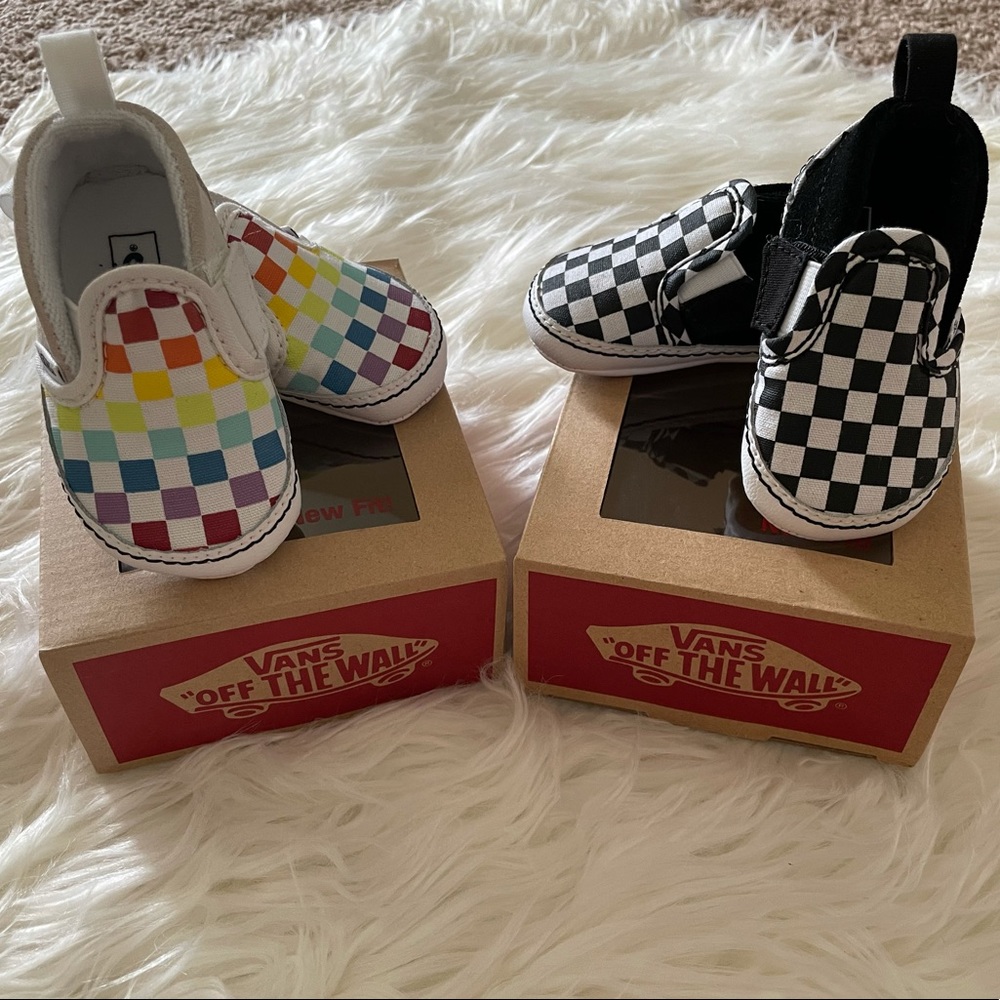 2x pairs of Infant Vans
